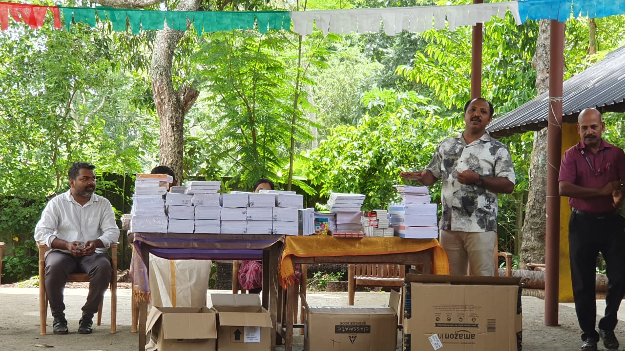 Govt. LP School, Parasuvaikal book distribution