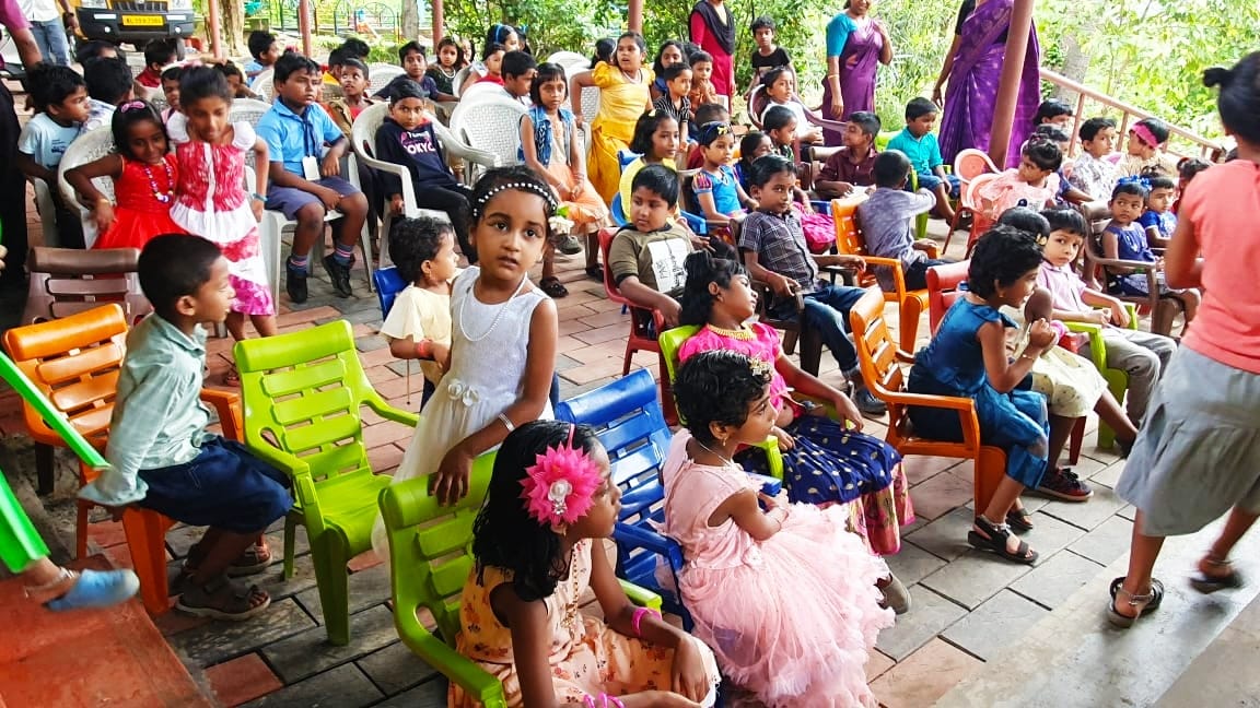 Govt. LP School, Parasuvaikal students