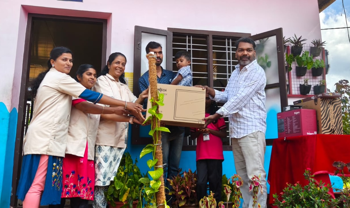 Handover Desktop to St Marys LP School, Changa