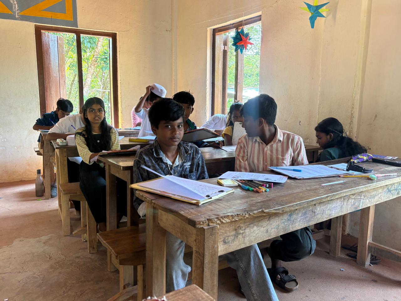 Students of SNV U.P School Pulimath